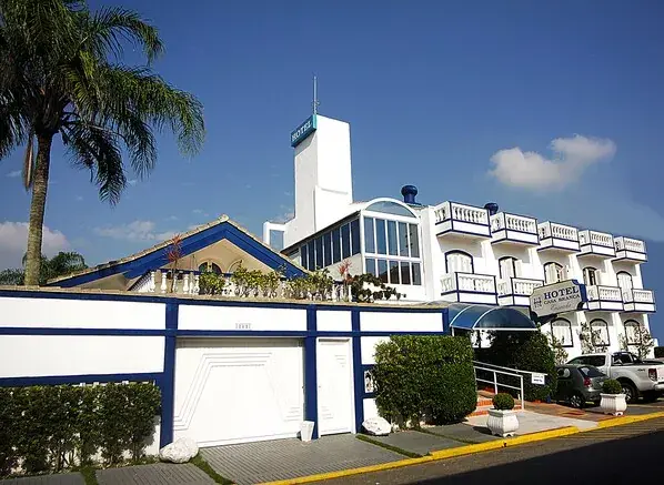 Fachada do Hotel Casa Branca, no Guarujá