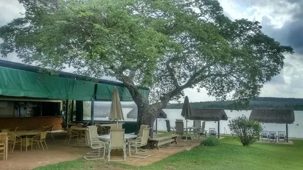 Casa Cerejeira Na Represa Do Broa - hospedagem para pescadores