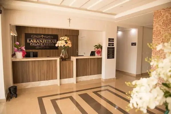 Entrada do Laranjeiras Palace Hotel, em Laranjeiras do Sul