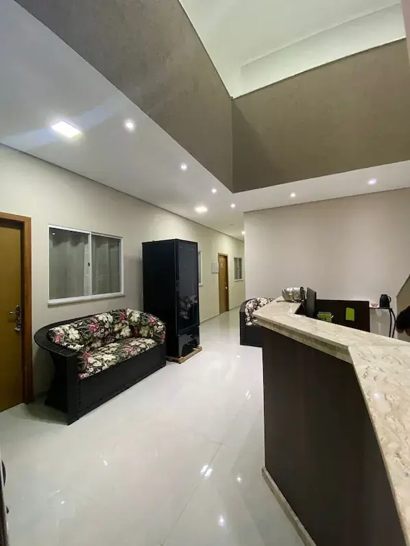 Fachada do AMPARO HOTEL, em Ribas do Rio Pardo