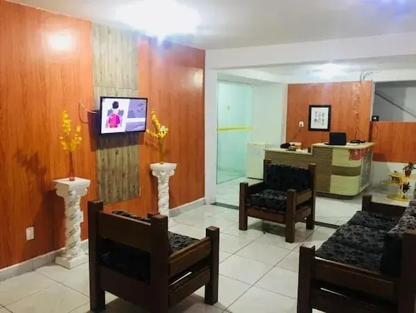 Fachada da Pousada Atalaia Prime, no bairro Atalaia, em Aracaju