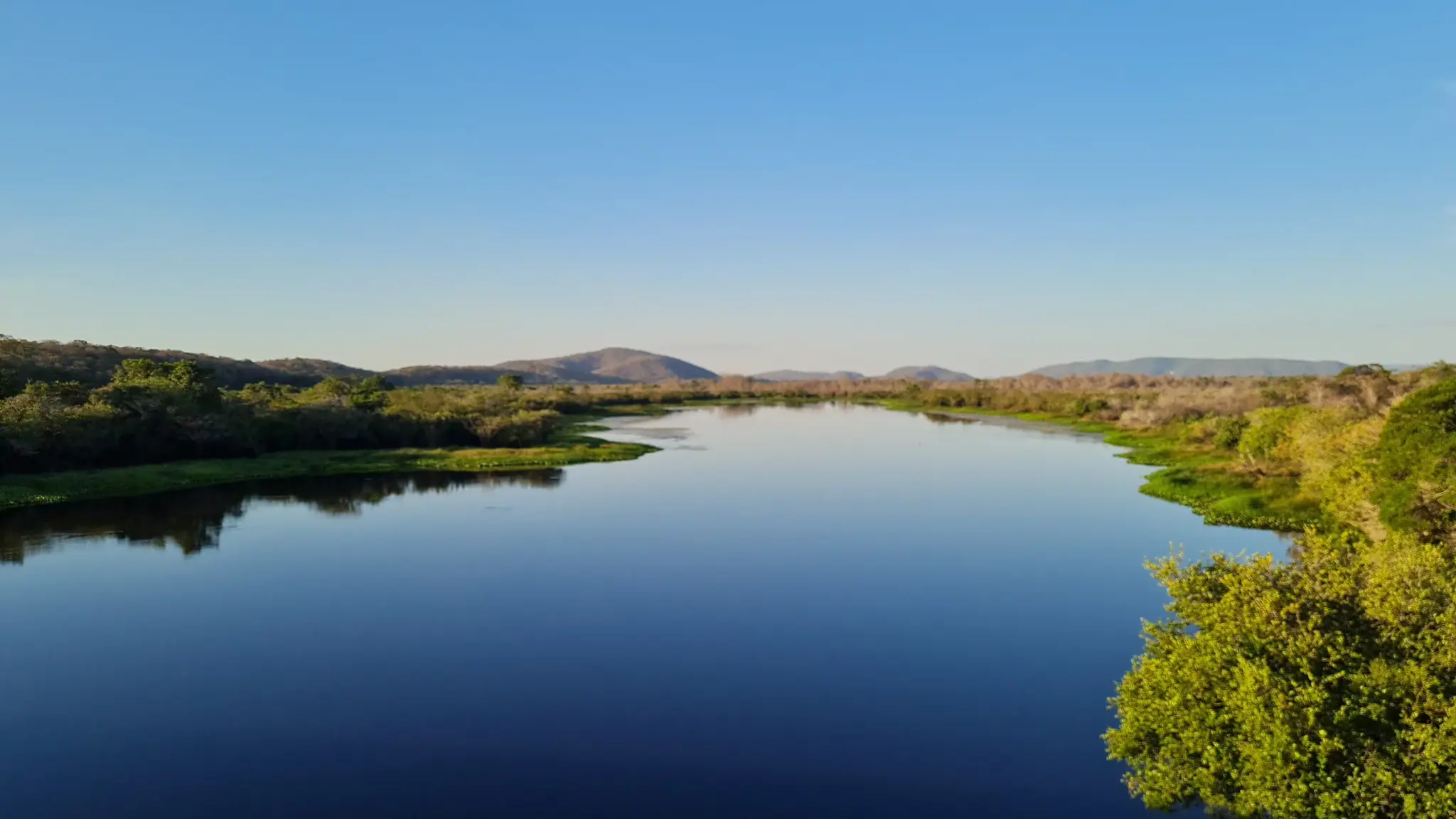 Ponte sobre o rio Mutum, junto à reserva