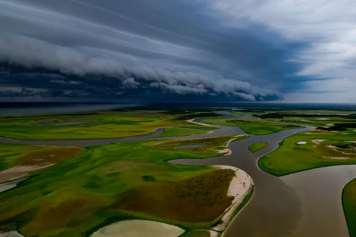 Lago de Tefé com a volta das chuvas, no Amazonas