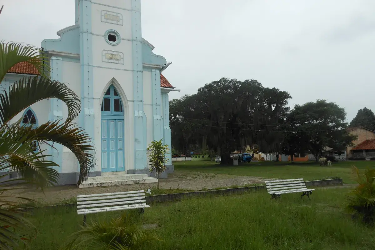 Manguezal e canal em Ponta de Areia, Caravelas, na Bahia
