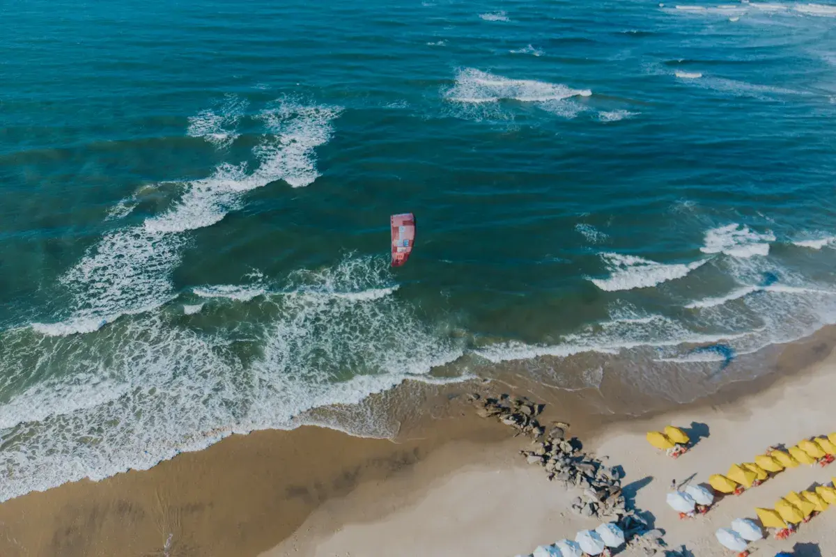 Jangadas na praia da Caponga, em Cascavel, no Ceará