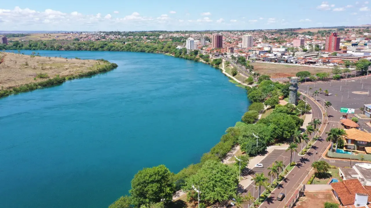 Vista da Represa de Itumbiara, no Rio Paranaíba