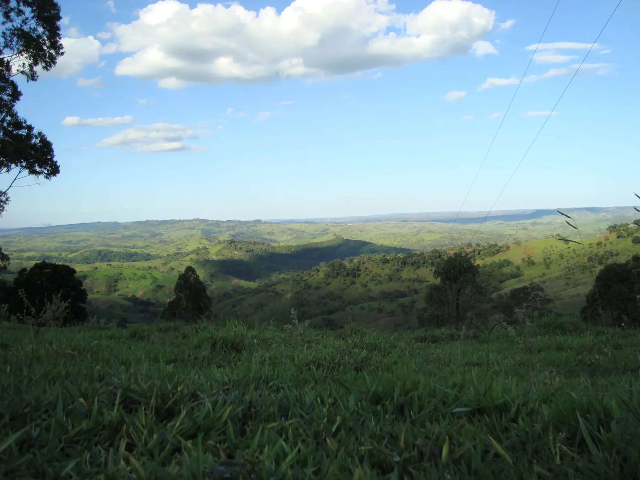 Vale do rio Abaeté, afluente do rio São Francisco, em Minas Gerais