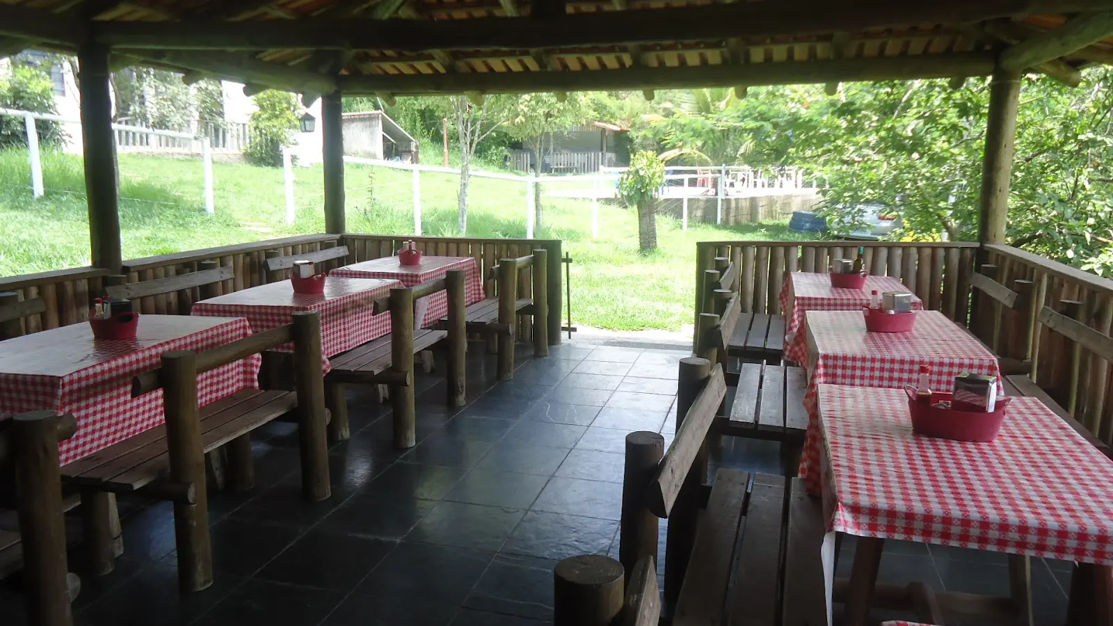 Casa Branca Pesque Pague em Santa Luzia, Minas Gerais