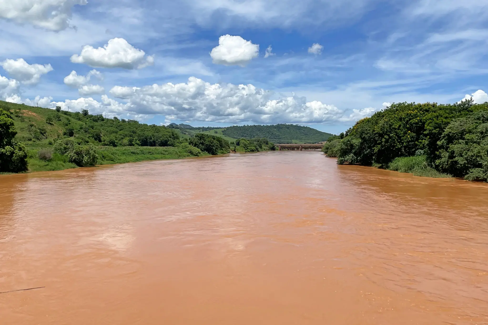 Rio Manhuaçu em Aimorés, em Minas Gerais