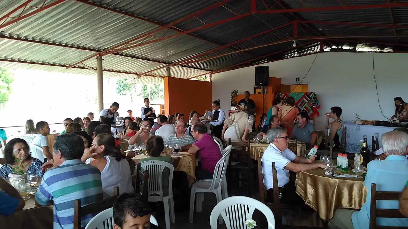 Clube Pesque e Pague Cajuri, no km 2 da estrada para Cajuri, Minas Gerais