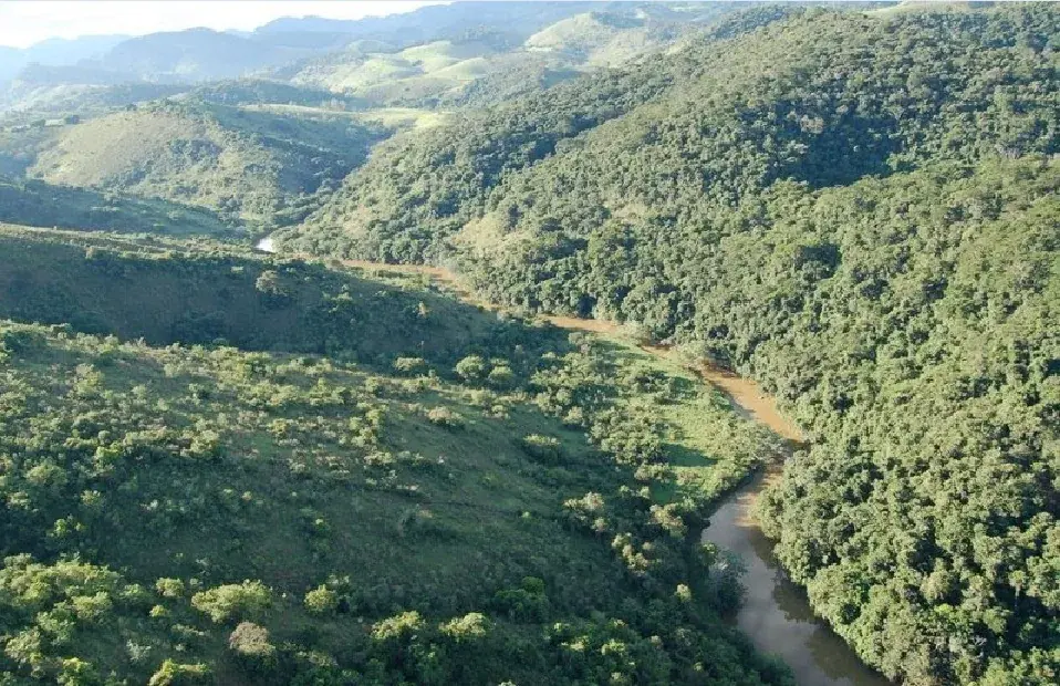 Rio Carangola, em Minas Gerais