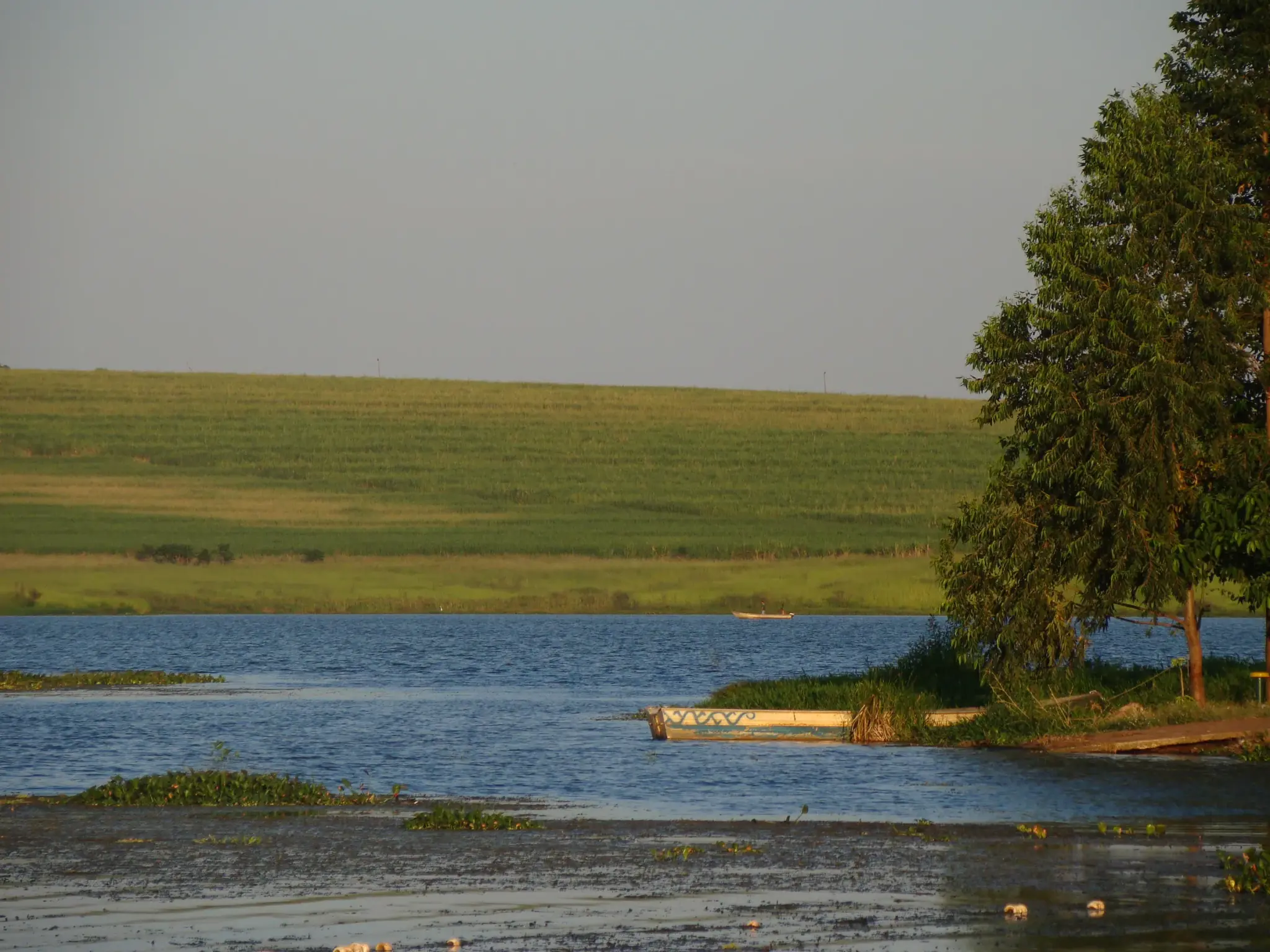 Rio Paranapanema no trecho da represa de Taquaruçu