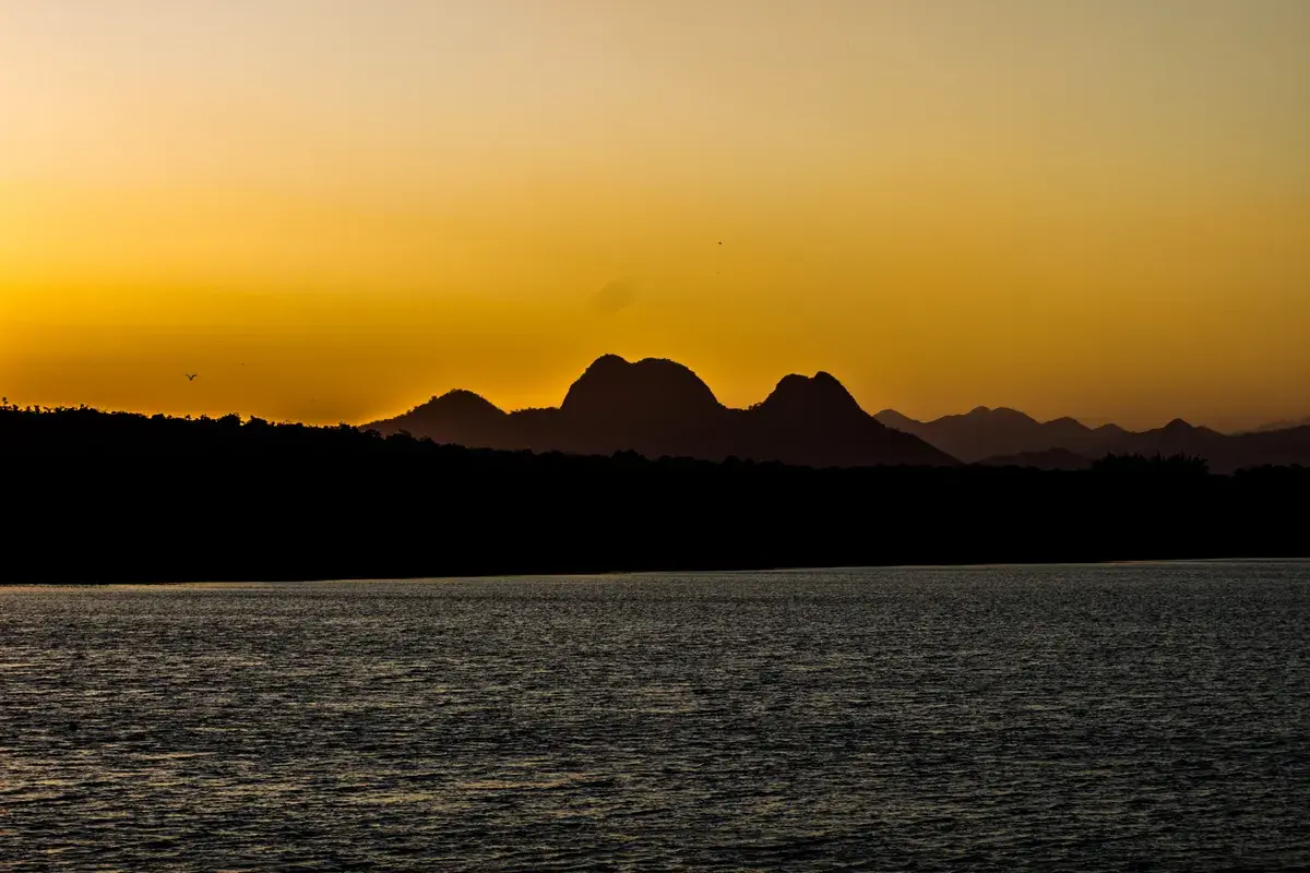 Entardecer na Lagoa de Imboassica, em Macaé