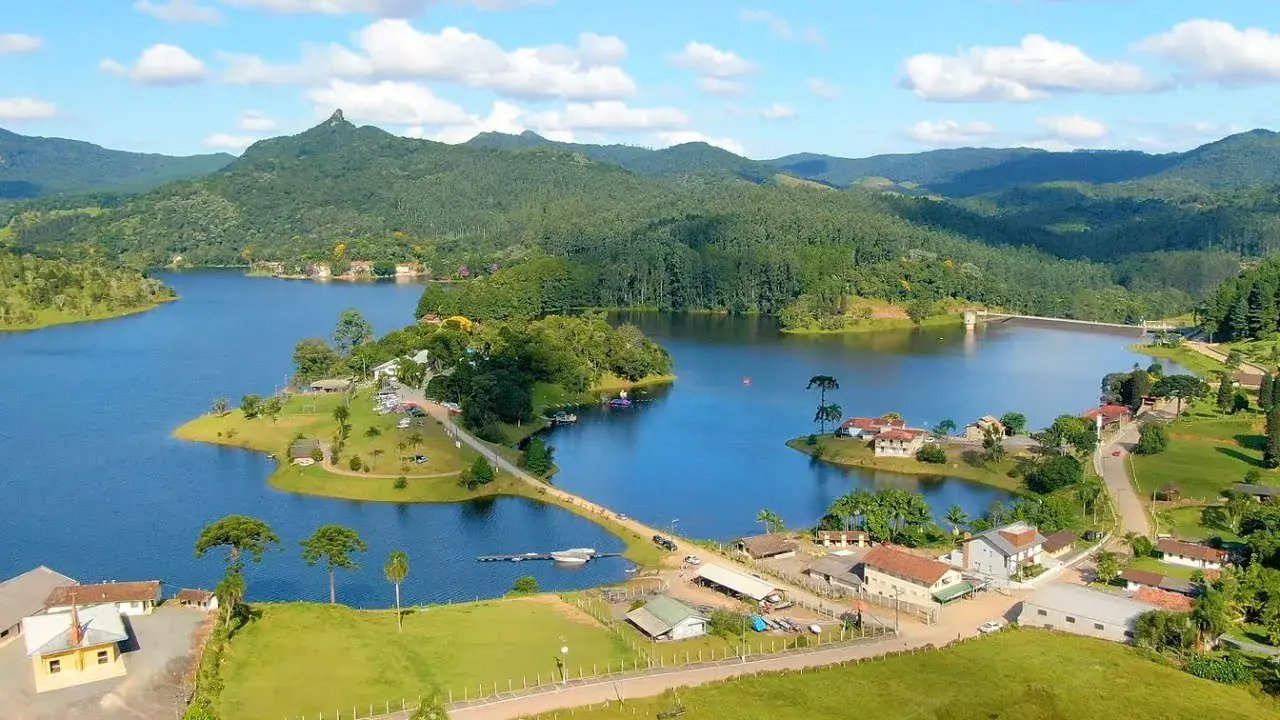 Barragem Rio Bonito em Rio dos Cedros, norte catarinense