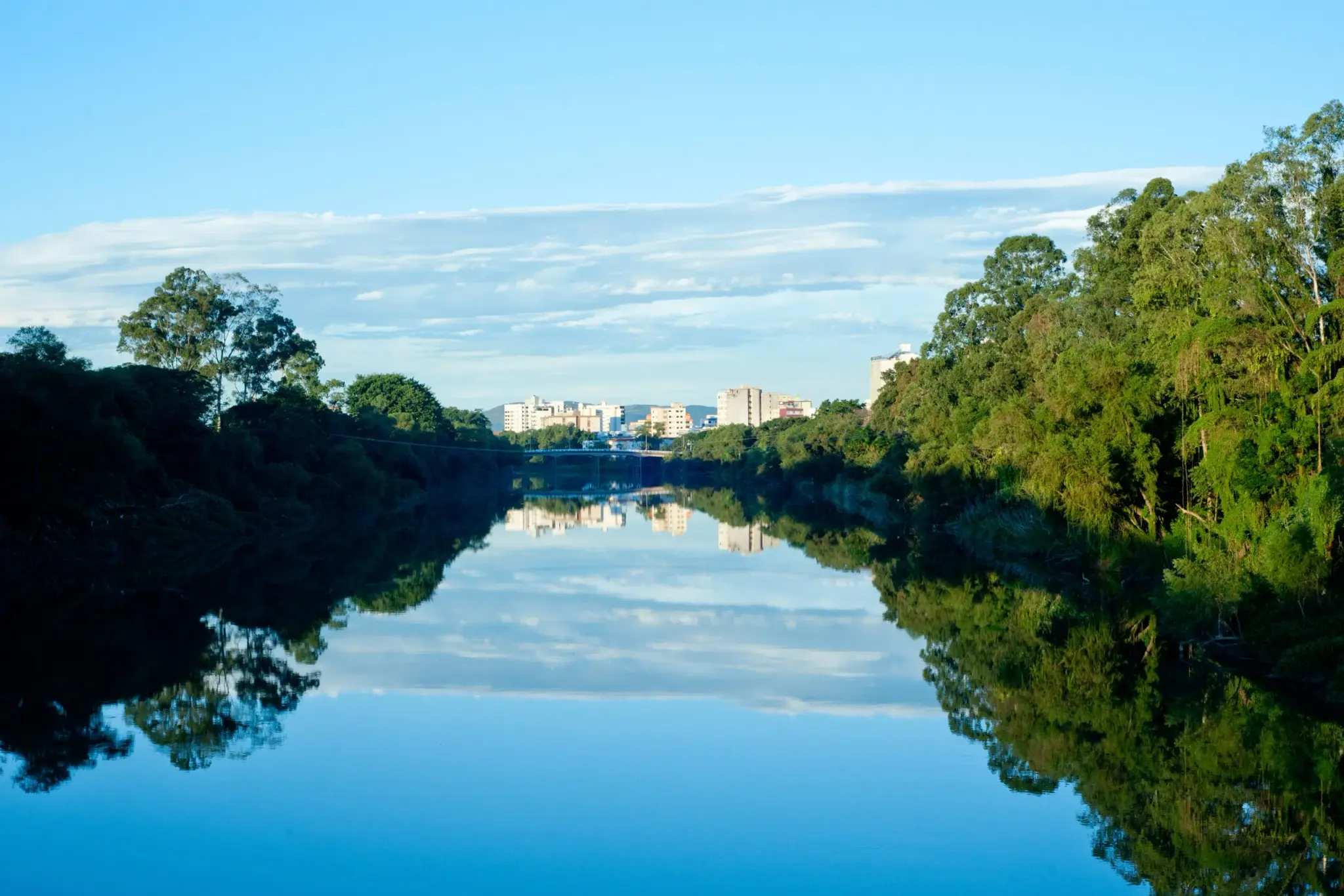 Rio Tubarão passando pela área urbana de Tubarão, no sul catarinense
